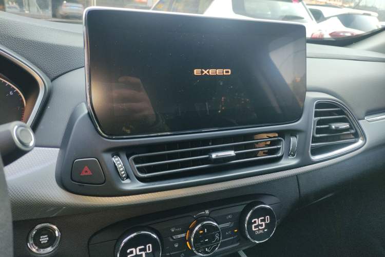 Used EXEED Lingyun 2019 1.6T Two-Wheel-Drive Platinum Edition Audio And AC Panel