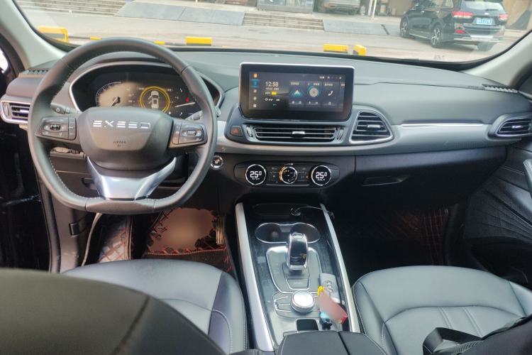Used EXEED Lingyun 2019 1.6T Two-Wheel-Drive Platinum Edition Center Console