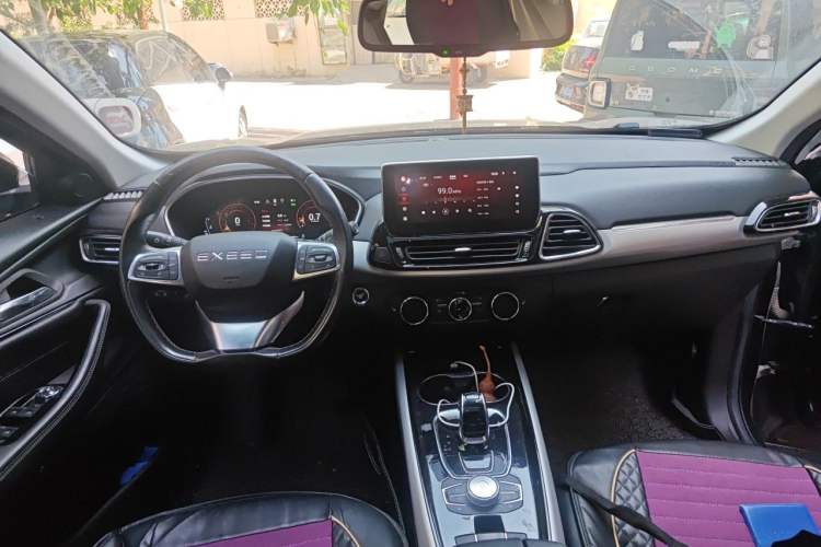 Used EXEED Lingyun 2019 1.6T Two-Wheel Drive Diamond Edition Center Console