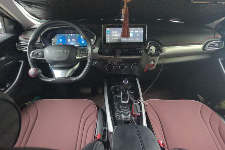 Used EXEED Lingyun 2019 1.6T Two-Wheel Drive Diamond Edition Center Console