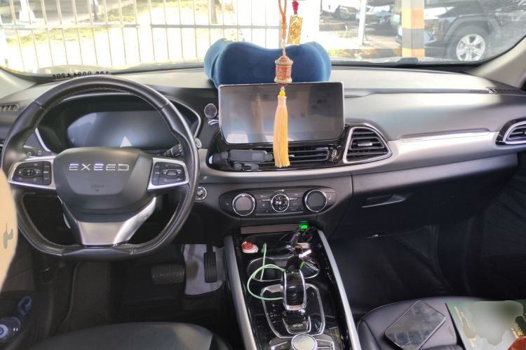 Used EXEED Lingyun 2019 1.6T Two-Wheel Drive Diamond Edition Center Console