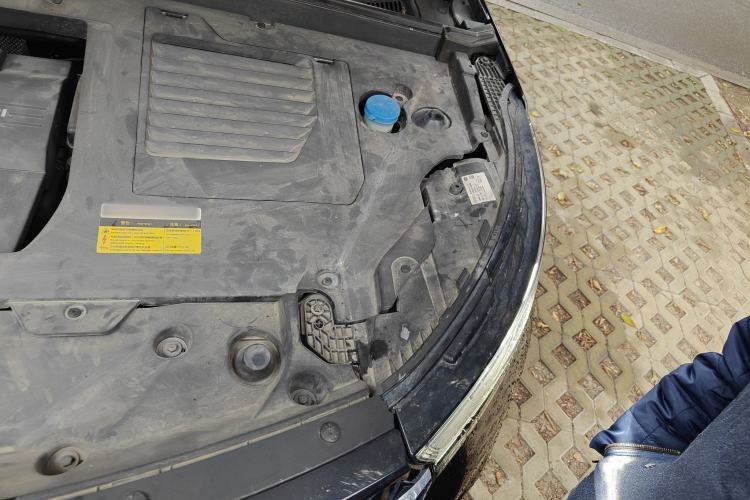 Used EXEED Lingyun 2019 1.6T Four-Wheel Drive Flagship Edition Engine Bay Left