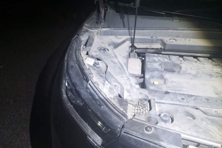 Used EXEED Lingyun 2019 1.6T Two-Wheel Drive Diamond Edition Engine Bay Right