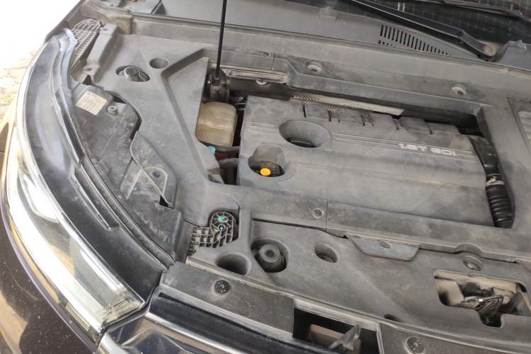 Used EXEED Lingyun 2019 1.6T Two-Wheel Drive Diamond Edition Engine Bay Right