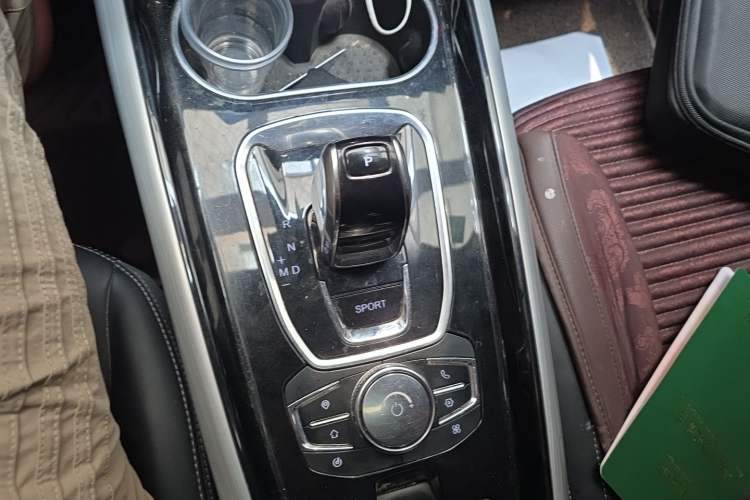 Used EXEED Lingyun 2019 1.6T Two-Wheel Drive Diamond Edition Gear Lever