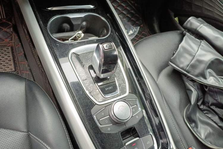 Used EXEED Lingyun 2019 1.6T Two-Wheel Drive Diamond Edition Gear Lever