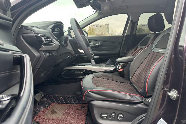 Used EXEED Lingyun 2019 1.6T Two-Wheel Drive Diamond Edition Interior 1