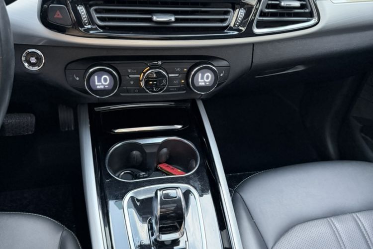 Used EXEED Lingyun 2019 1.6T Two-Wheel Drive Diamond Edition Interior 2