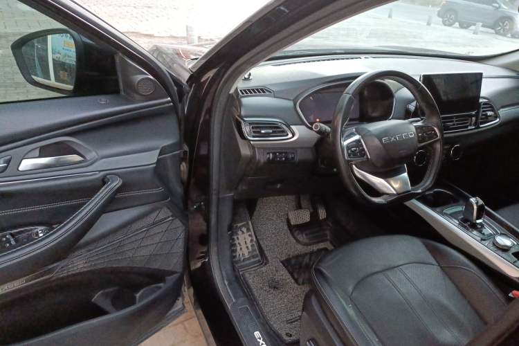 Used EXEED Lingyun 2019 1.6T Two-Wheel Drive Diamond Edition Interior 3