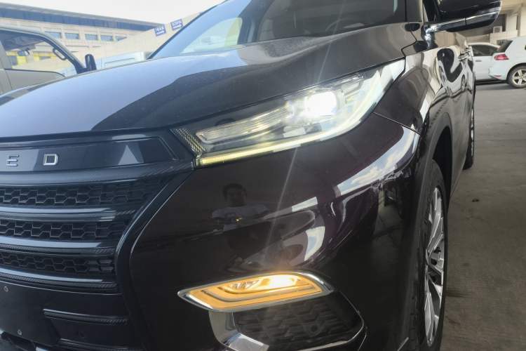 Used EXEED Lingyun 2019 1.6T Two-Wheel Drive Diamond Edition Left Front Headlight
