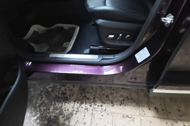 Used EXEED Lingyun 2019 1.6T Two-Wheel Drive Diamond Edition Left Side Sill
