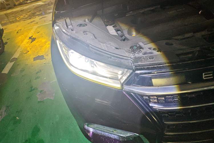 Used EXEED Lingyun 2019 1.6T Two-Wheel Drive Diamond Edition Right Front Headlight