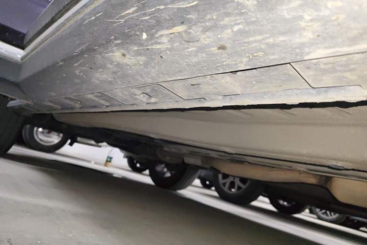 Used EXEED Lingyun 2019 1.6T Two-Wheel Drive Diamond Edition Right Side Sill