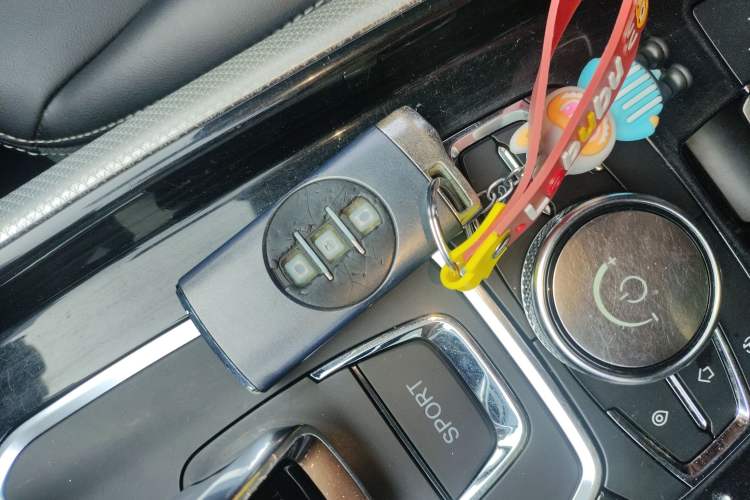 Used EXEED Lingyun 2019 1.6T Two-Wheel-Drive Platinum Edition Vehicle Key