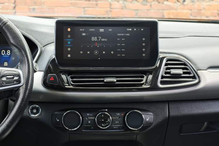 Used EXEED Lingyun 2019 1.6T Two-Wheel Drive Diamond Edition Audio And AC Panel