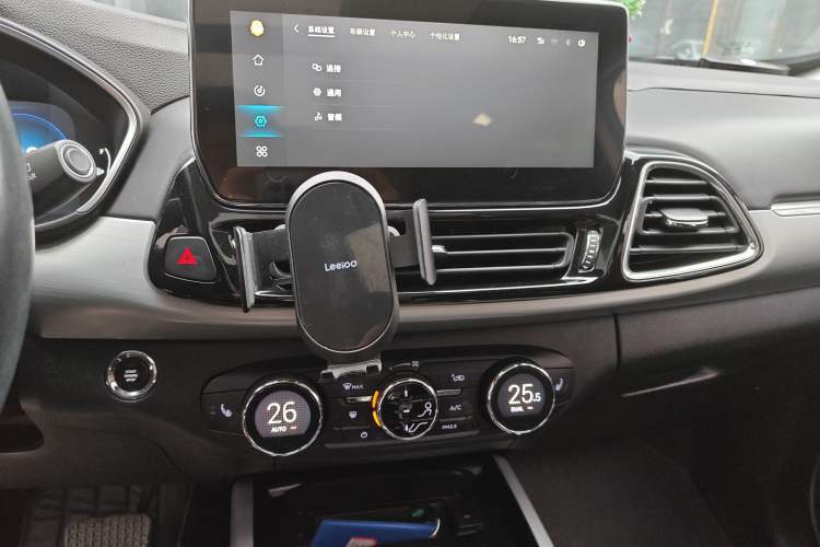 Used EXEED Lingyun 2019 1.6T Two-Wheel Drive Diamond Edition Audio And AC Panel