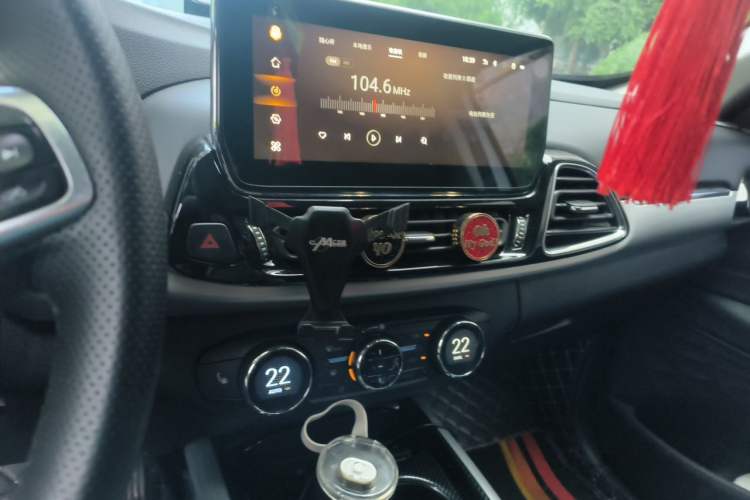 Used EXEED Lingyun 2019 1.6T Two-Wheel Drive Diamond Edition Audio And AC Panel