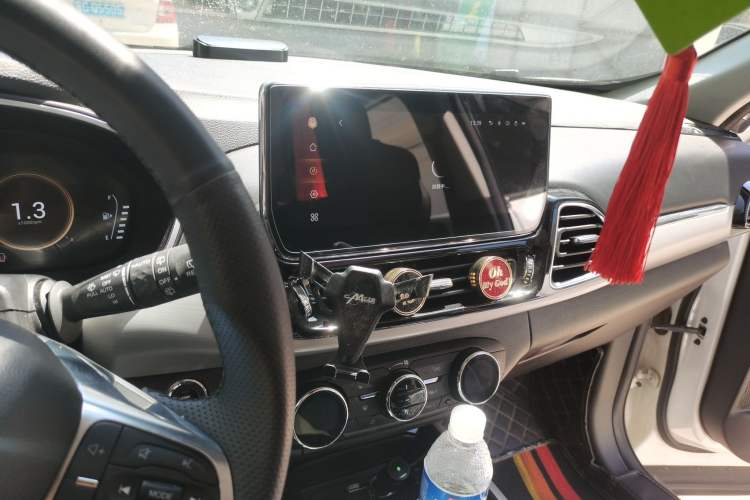 Used EXEED Lingyun 2019 1.6T Two-Wheel Drive Diamond Edition Audio And AC Panel
