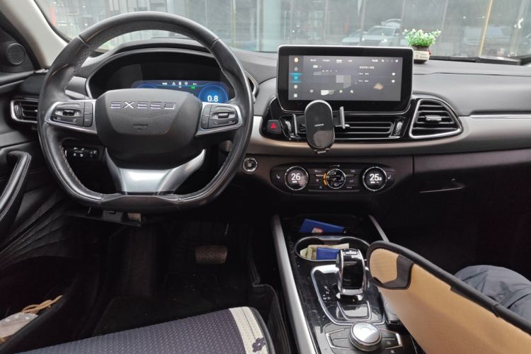 Used EXEED Lingyun 2019 1.6T Two-Wheel Drive Diamond Edition Center Console