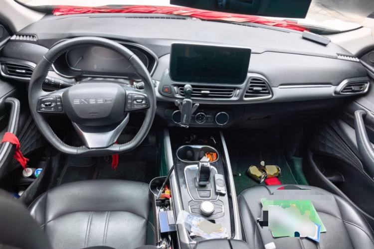 Used EXEED Lingyun 2019 1.6T Two-Wheel-Drive Platinum Edition Center Console