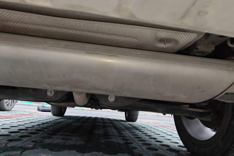 Used EXEED Lingyun 2019 1.6T Two-Wheel Drive Diamond Edition Chassis Rear