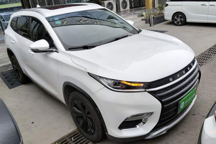 Used EXEED Lingyun 2019 1.6T Two-Wheel-Drive Platinum Edition Front Right 45 Deg