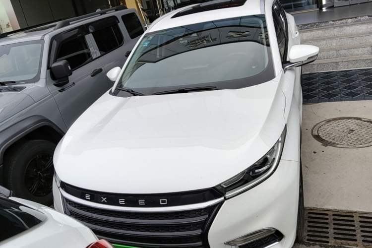 Used EXEED Lingyun 2019 1.6T Two-Wheel-Drive Platinum Edition Front