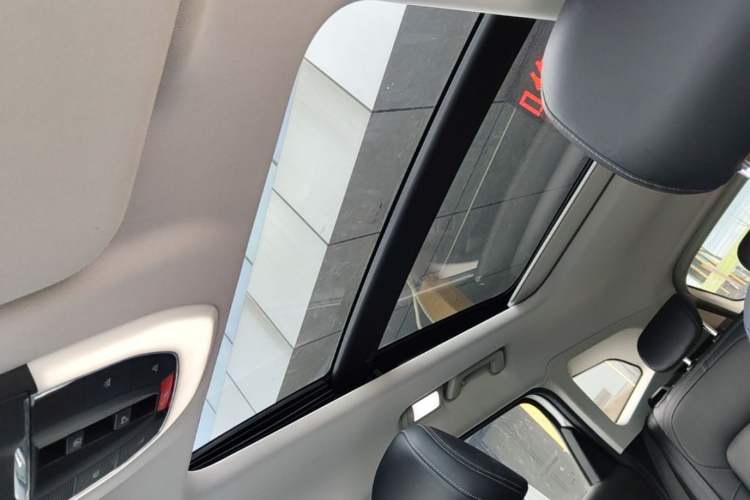 Used EXEED Lingyun 2019 1.6T Two-Wheel-Drive Platinum Edition Headliner