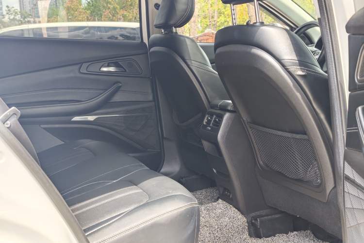 Used EXEED Lingyun 2019 1.6T Two-Wheel Drive Diamond Edition Interior 2