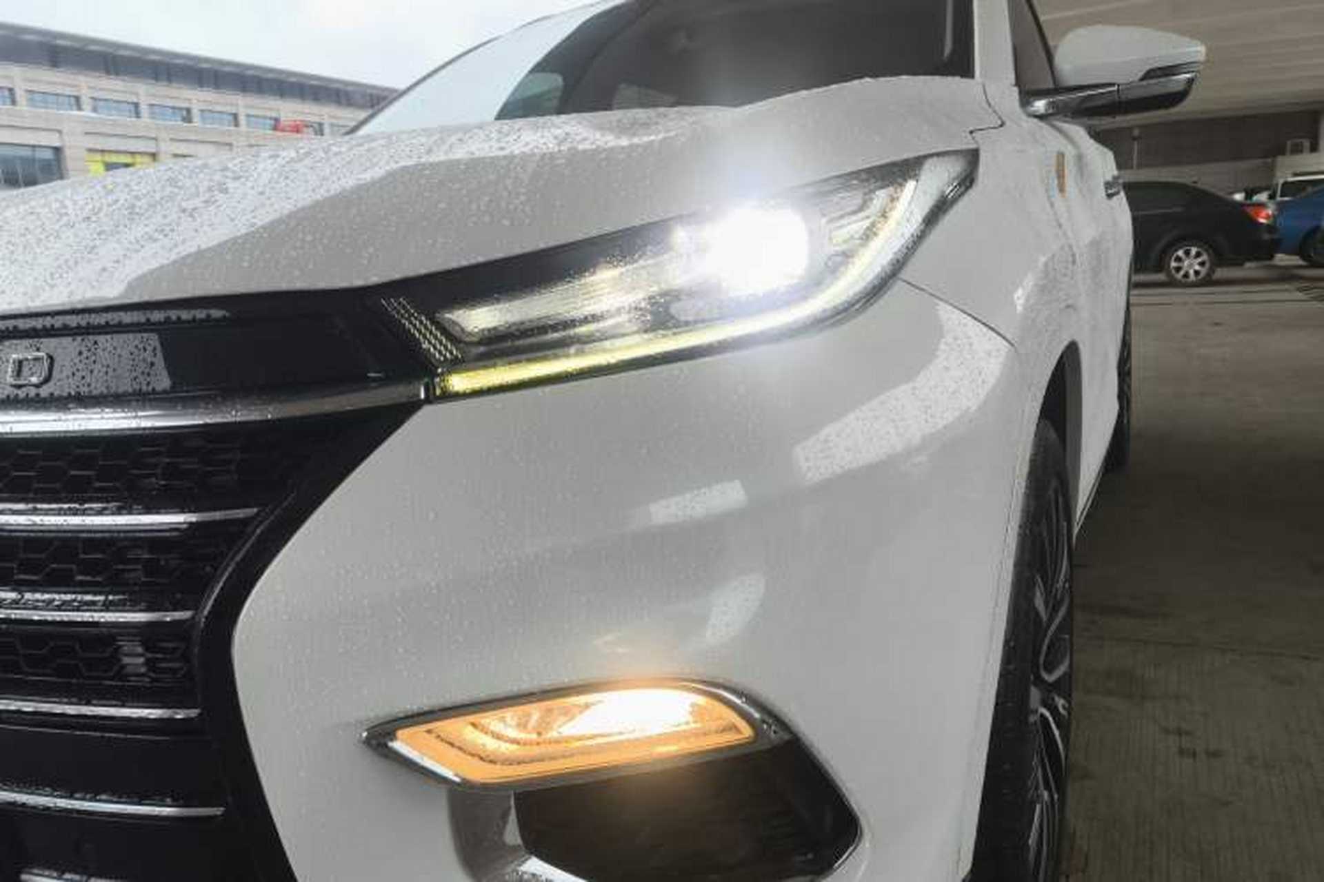 Used EXEED Lingyun 2019 1.6T Two-Wheel Drive Diamond Edition Left Front Headlight