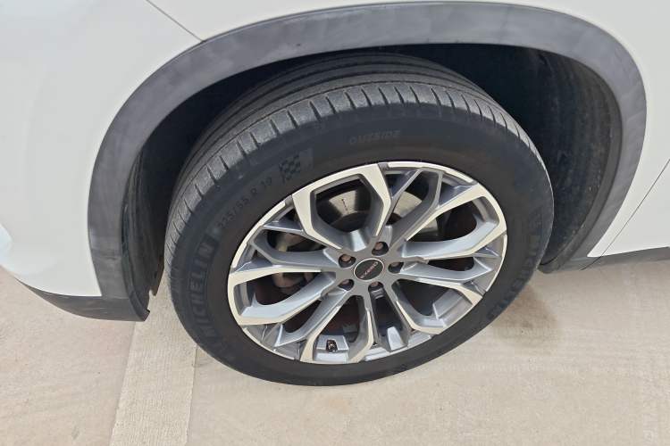 Used EXEED Lingyun 2019 1.6T Two-Wheel Drive Diamond Edition Left Front Wheel Hub