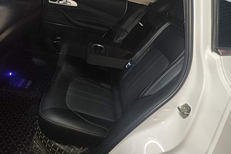 Used EXEED Lingyun 2019 1.6T Two-Wheel Drive Diamond Edition Left Rear Seat
