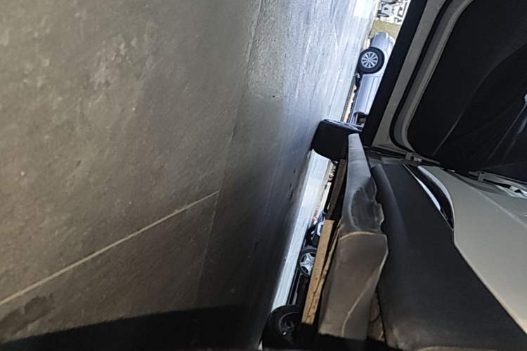 Used EXEED Lingyun 2019 1.6T Two-Wheel Drive Diamond Edition Left Side Sill