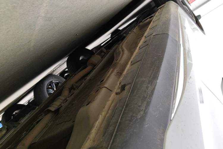 Used EXEED Lingyun 2019 1.6T Two-Wheel-Drive Platinum Edition Left Side Sill