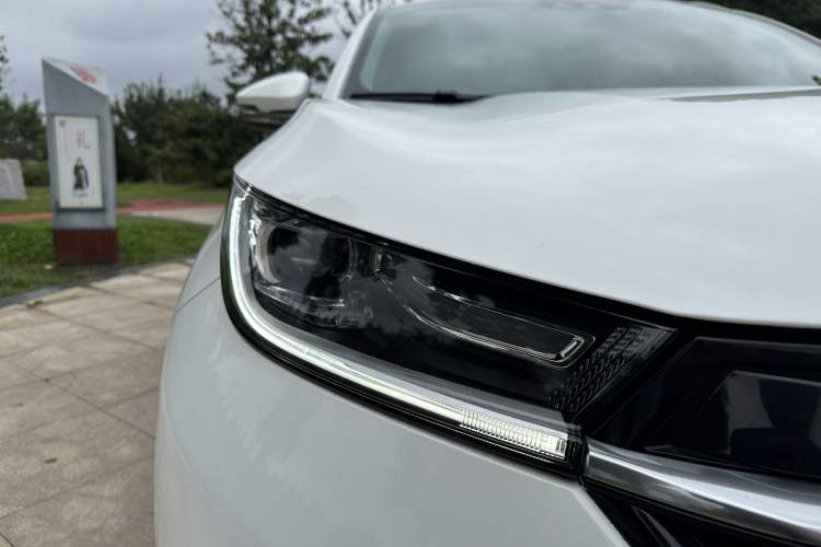 Used EXEED Lingyun 2019 1.6T Two-Wheel Drive Diamond Edition Right Front Headlight