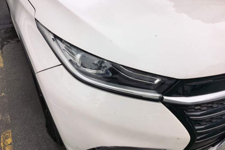 Used EXEED Lingyun 2019 1.6T Two-Wheel-Drive Platinum Edition Right Front Headlight