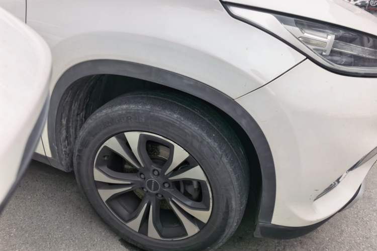 Used EXEED Lingyun 2019 1.6T Two-Wheel-Drive Platinum Edition Right Front Wheel Hub