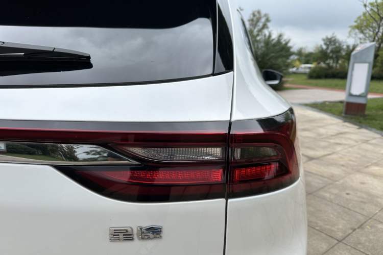 Used EXEED Lingyun 2019 1.6T Two-Wheel Drive Diamond Edition Right Rear Taillight