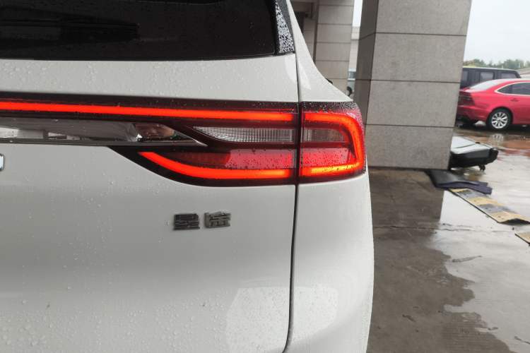 Used EXEED Lingyun 2019 1.6T Two-Wheel Drive Diamond Edition Right Rear Taillight