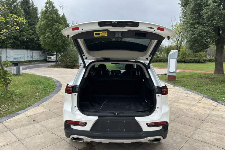 Used EXEED Lingyun 2019 1.6T Two-Wheel Drive Diamond Edition Trunk