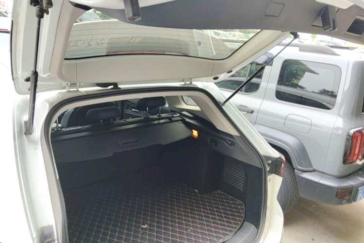 Used EXEED Lingyun 2019 1.6T Two-Wheel-Drive Platinum Edition Trunk