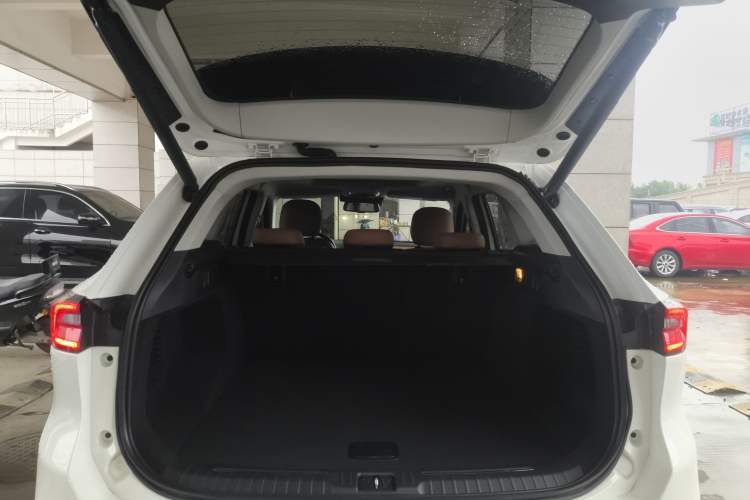 Used EXEED Lingyun 2019 1.6T Two-Wheel Drive Diamond Edition Trunk