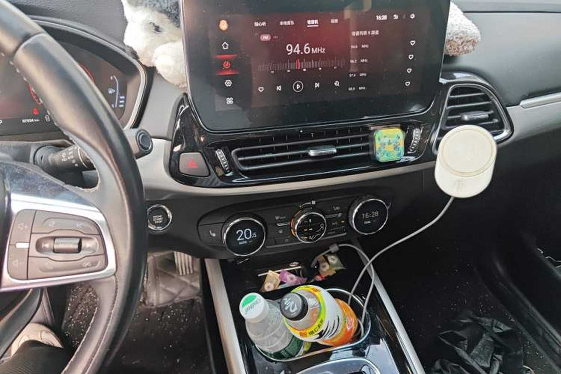 Used EXEED Lingyun 2020 1.6T Two-Wheel Drive Star Edition Audio And AC Panel