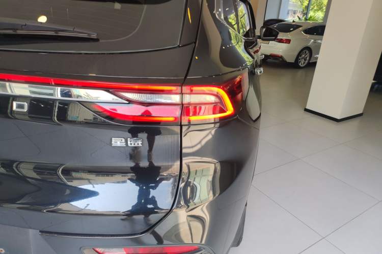 Used EXEED Lingyun 2020 1.6T Two-Wheel Drive Star Edition Exterior 6