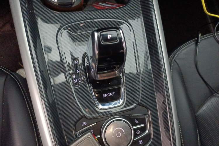 Used EXEED Lingyun 2020 1.6T Two-Wheel Drive Star Edition Gear Lever