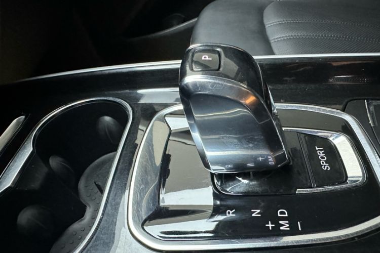 Used EXEED Lingyun 2020 1.6T Two-Wheel Drive Star Edition Gear Lever