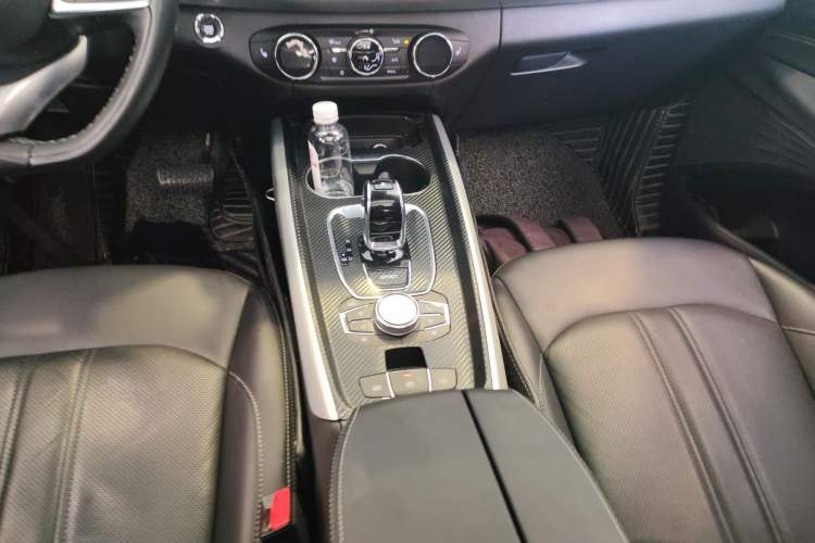 Used EXEED Lingyun 2020 1.6T Two-Wheel Drive Star Edition Gear Lever