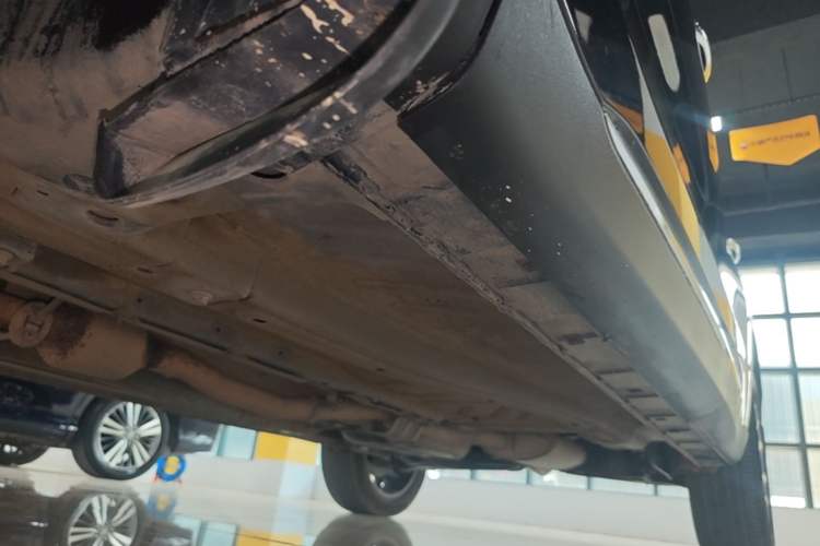 Used EXEED Lingyun 2020 1.6T Two-Wheel Drive Star Edition Left Side Sill