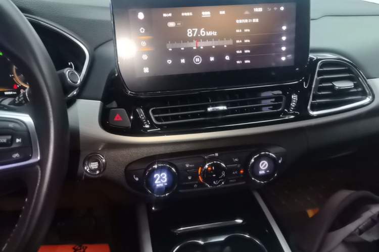 Used EXEED Lingyun 2020 1.6T Two-Wheel Drive Star Edition Audio And AC Panel