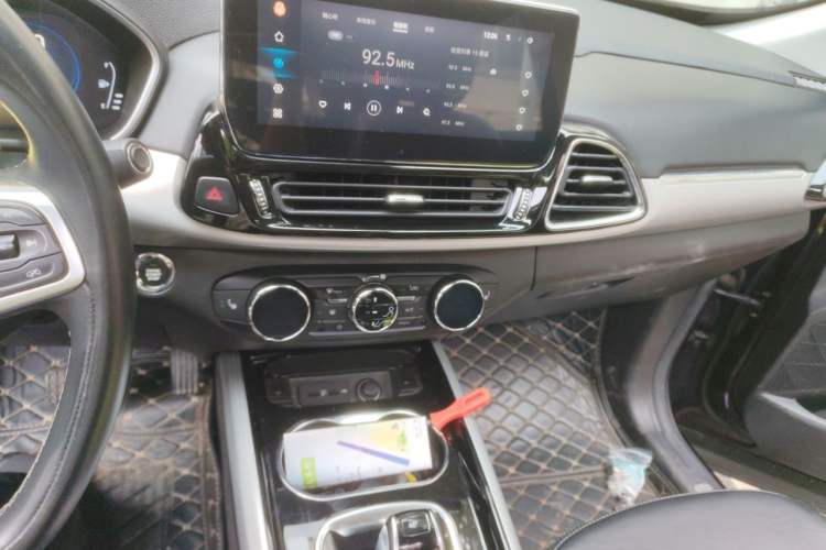 Used EXEED Lingyun 2020 1.6T Two-Wheel Drive Star Edition Audio And AC Panel